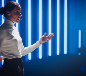 Speaker Conference Stock Tech 345X302